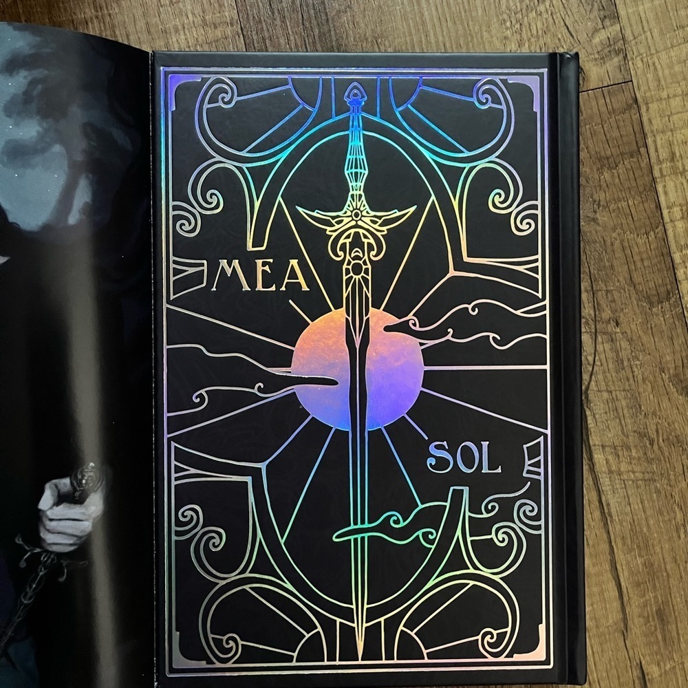 Of Shadow and Moonlight Exclusive Edition - Picture 3 of 7